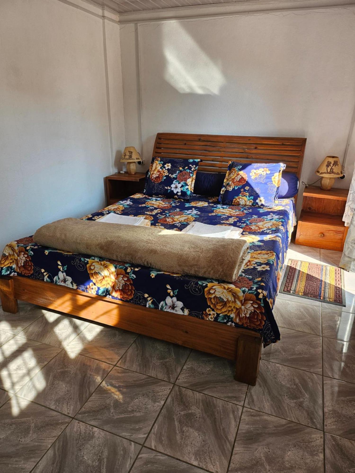 Bed and Breakfast Chez Joel Анцирабе Экстерьер фото