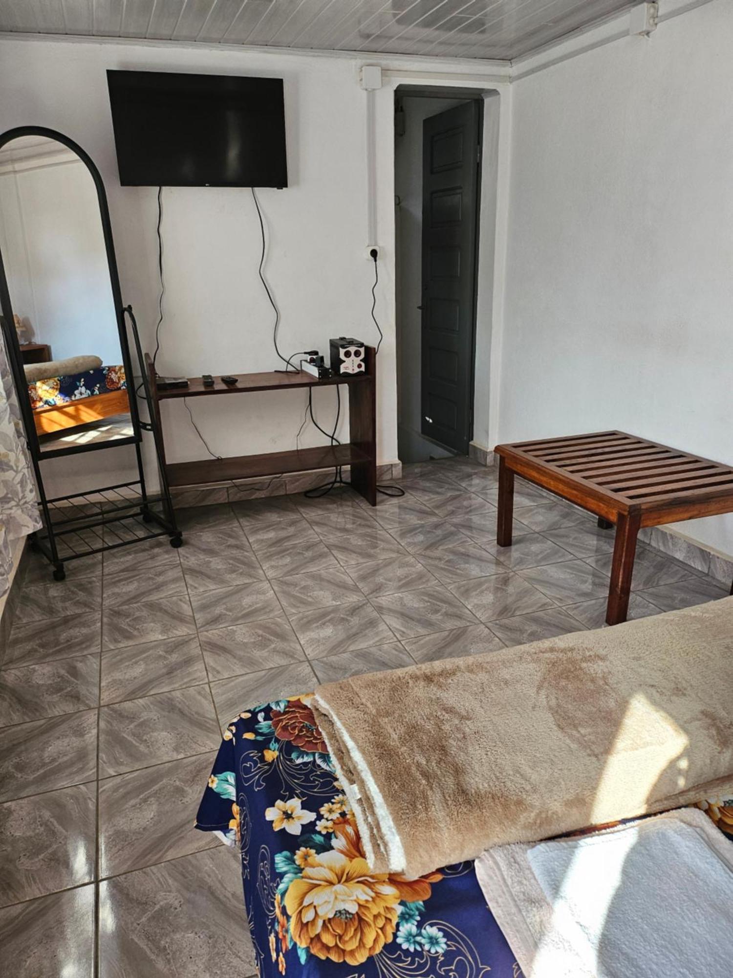 Bed and Breakfast Chez Joel Анцирабе Экстерьер фото