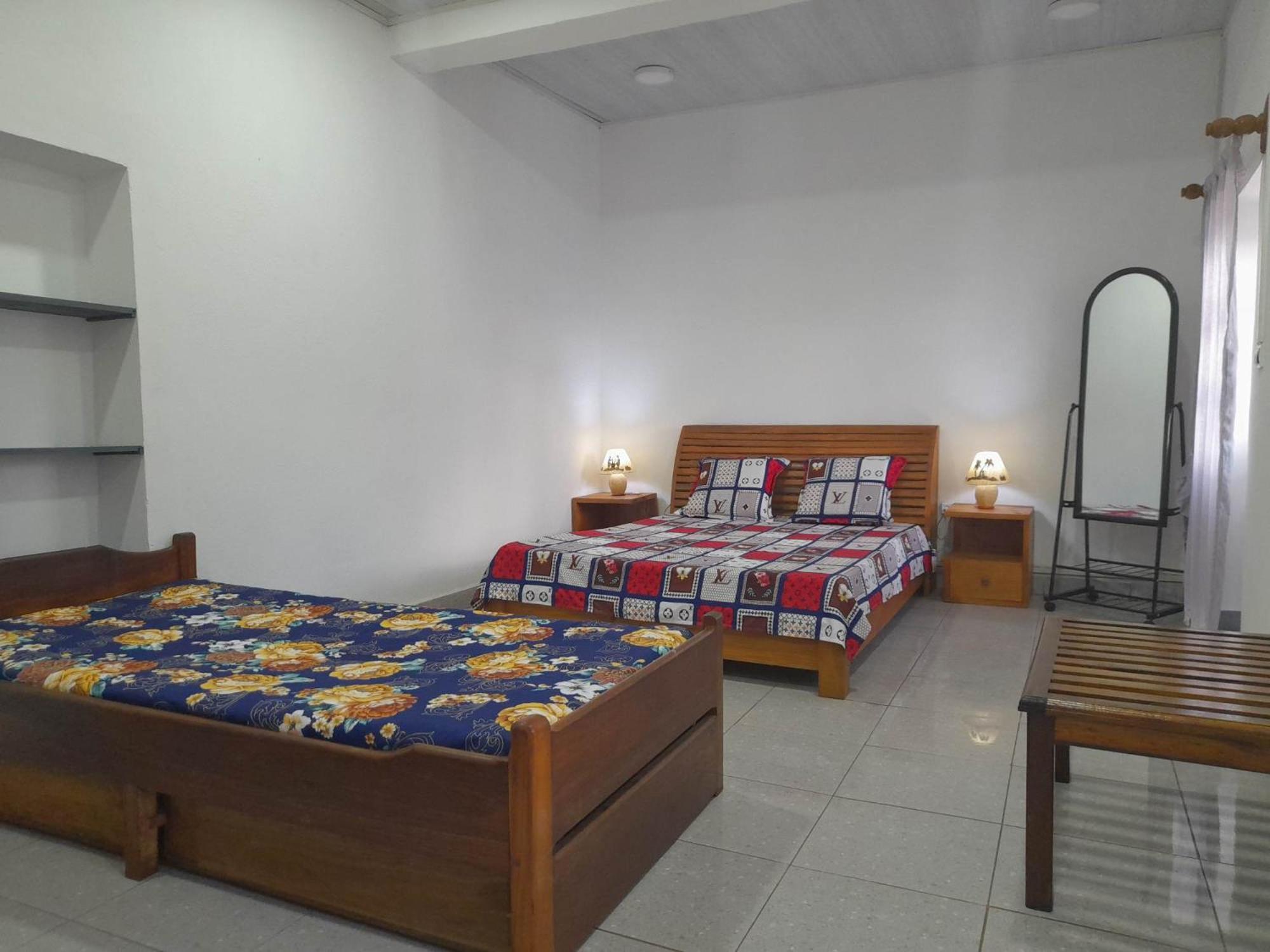 Bed and Breakfast Chez Joel Анцирабе Экстерьер фото